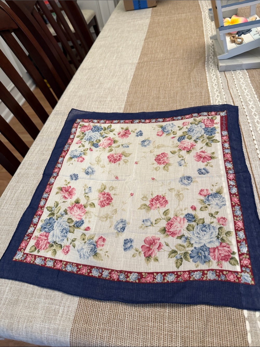 Small Flowered Scarf - Picture 3 of 4